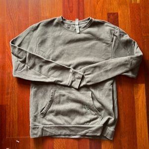 Gray sweatshirt with liz embroidery